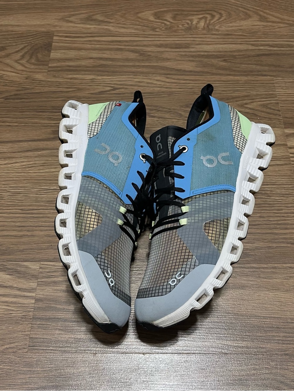 On Cloud running cloud 5 Women’s 10.5/M9 Running Sneakers
